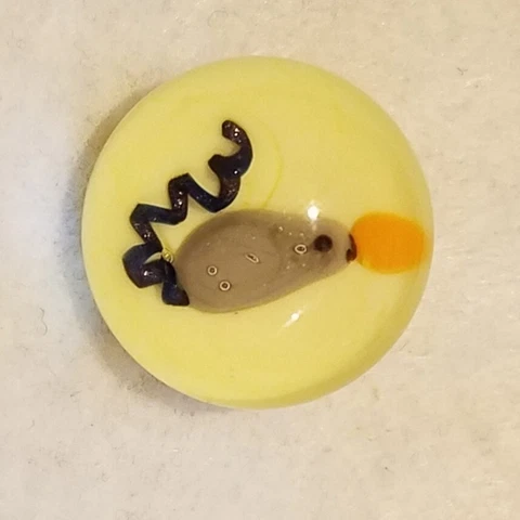 AWESOME VINTAGE SIGNED ROB HANSEN PAPERWEIGHT WITH A MOUSE/CHEESE BUTTON, 7/8" Cover