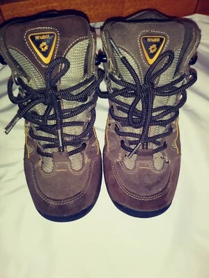 Nevados Men's Shoe size:6 - Image 1 of 4