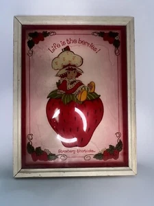 Arte enmarcado en vidrio vintage Strawberry Shortcake Life Is The Berries Lulu's Inc - Imagen 1 de 4