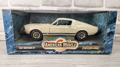 Mustang GT 1:18 fundido selado ERTL American Muscle branco 1967 7294 - Imagem 1 de 4