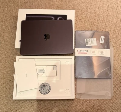 Mint MacBook Pro 14" M4 24GB 1TB SSD SAVE £40 CODE Space Black 02/26 Wty 100% BH - Image 1 of 4