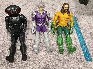 Juego de 3 figuras de acción Aquaman - Aquaman y Manta negra - 12 pulgadas - Imagen 1 de 4
