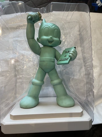 Astro Boy (New York NY Edition) Toy Qube, 10” Tall Stand Exclusive Vinyl Figure Cover