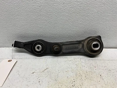 06-09 BRAZO DE CONTROL TRASERO INFERIOR PASO DELANTERO DERECHO MERCEDES BENZ E350 TRACCIÓN TRASERA, LOTE027 Foto 1 de 4