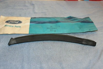 NOS 1983 1984 1985 1986 1987 FORD MUSTANG CONVERTIBLE RH WINDSHIELD PILLAR SEAL - Image 1 of 4