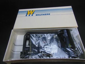 HO SCALE WALTHERS 932-5105 ECUX 102026 30' TANK CAR KIT - Picture 1 of 1