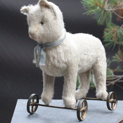 Chat Steiff blanc antique sur roues en fer à tirer des années 1900s Steiff cat - Photo 1/4