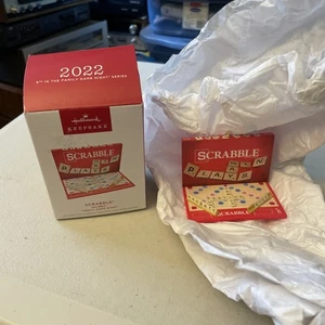 HALLMARK 2022 SCRABBLE FAMILY GAME NIGHT # 9 IN SERIES ORNAMENT - Picture 1 of 13