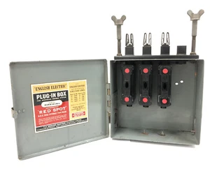 Caja ENCHUFABLE eléctrica inglesa RS30 30 amperios portador de fusibles triple polo PUNTO ROJO - Imagen 1 de 10