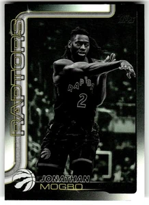 Baloncesto Topps Black Friday 2025-26 Jonathan Mogbo Blackout #29 🔥 - Imagen 1 de 2