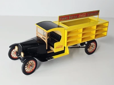 Danbury Mint - 1927 Ford Coca Cola Delivery Truck - 1:24 - Broken Suspension  - Image 1 of 4