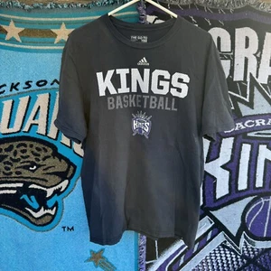 Size XL - Sacramento Kings Y2K Adidas Black Graphic T Shirt NBA - Picture 1 of 4