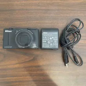 Nikon COOLPIX S8100 Compact Digital Camera Color Black Accessories Included - Picture 1 of 11