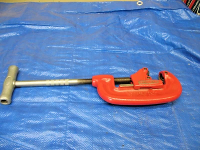 RIDGID NO.1- 2   1" - 2" HEAVY DUTY PIPE CUTTER TOOL - Image 1 of 4