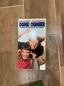 Dumb and Dumber (VHS, 1995) Jim Carrey Jeff Daniels Farrelly Brothers - Picture 1 of 1