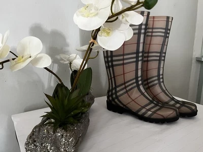 Botas de lluvia Burberry para mujer talla 38 EE. UU. 5. Excelente estado. Hecho en FRANCIA Foto 1 de 4