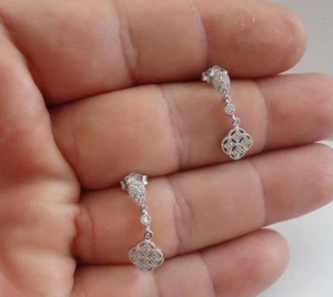 PENDIENTES COLGANTES MICRO PAVE MARQUI FLOR SIMULADA DIAMANTE/PLATA ESTERLINA 925 - Imagen 1 de 9