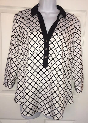 Camisa elástica geométrica de algodón negra blanca New York & Company talla M *DEFECTO* NUEVA CON ETIQUETAS Foto 1 de 4