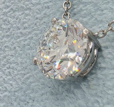 Colgante redondo de diamantes cultivados en laboratorio de 1,50 quilates D VS1 de oro blanco de 14 k certificado IGI Foto 1 de 2