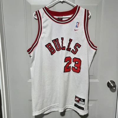 Camiseta Nike Auténtica Vintage Michael Jordan Chicago Bulls #23 Blanca XL Foto 1 de 4