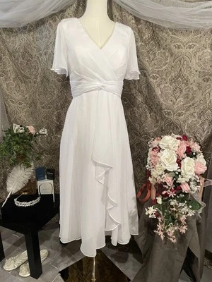 MU Xiang CHEN simple Wedding Dress Size 6 Floaty Corset Back - Image 1 of 4