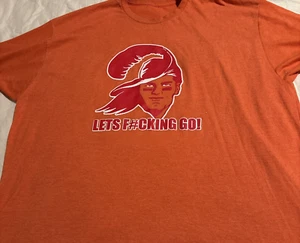 Tampa Bay Buccaneers Tom Brady Throwback Logo T-Shirt Lets F#cking Go! Logo - Bild 1 von 5