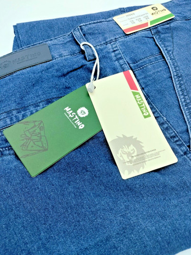 Foto 1 di 8