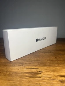 Apple Watch SE 2nd Gen (GPS) 44mm Midnight Aluminum Case M/L Midnight Sport Band - Photo 1 sur 5