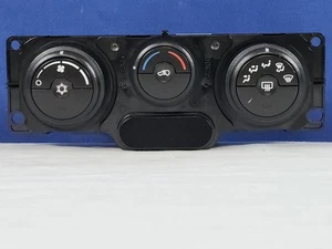 🏅 2006 2007 Chevy Equinox Pontiac Torrant AC Heat Climate Temperature Control - Picture 1 of 9