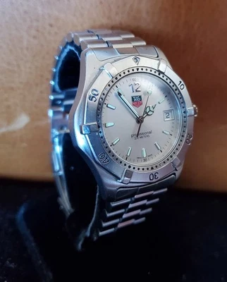 Reloj de cuarzo profesional plateado Tag Heuer WK1112.BA0311 para hombre serie 2000 BA0317 Foto 1 de 4