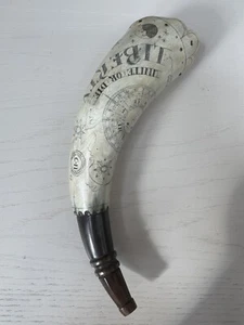 Vintage oder antikes weißes Scrimshaw Pulverhorn 10" gravierter Kompass & Schlange - Bild 1 von 10