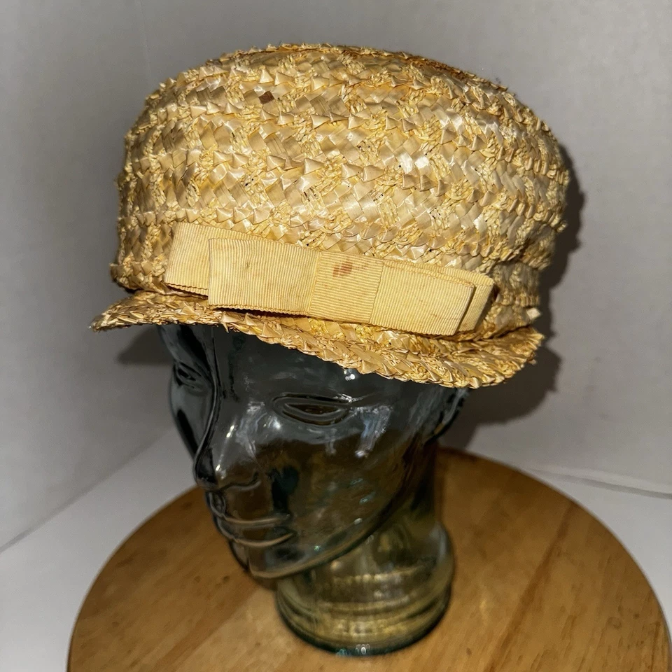 Sombrero pastillero de paja vintage de los años 50 hecho en la Unión con ala corta y lazo gorra amarilla EE. UU. Foto 1 de 4