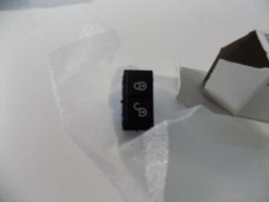 Genuine Range Rover Evoque 2012-2019 Door Locking Switch LR025905 - Picture 1 of 1