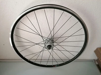 neues vorderrad mit 1.5watt nabendynamo , schwarze 28zoll felge mit 28 speichen - Bild 1 von 4