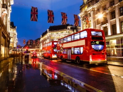 Autobús rojo de dos pisos V2486 Londres Inglaterra Gran Bretaña PÓSTER DE PARED IMPRESIÓN UK Foto 1 de 4