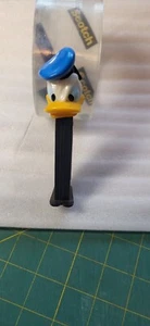PEZ Donald Duck Disney Extremes With Attitude - black stem - Loose - slovenia - Picture 1 of 2