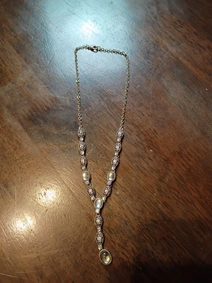 Collar vintage firmado S P Avon con montura de filagrana y pedrería Foto 1 de 4