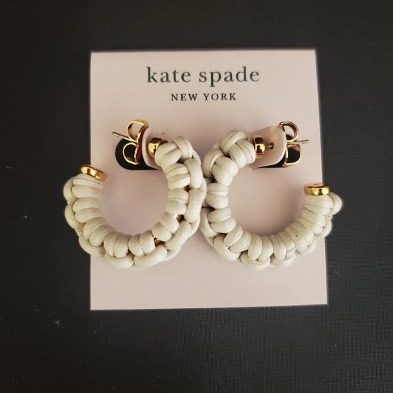 Pendientes Kate Spade Pequeños Bohomea Tono Dorado Cuero Blanco Envuelto Aro C Nuevos con Etiquetas Foto 1 de 4