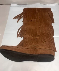 MINNETONKA Womens Size 7 M Brown Suede 3 Layer Fringed Trim Pull On Moc Boots - Picture 1 of 13