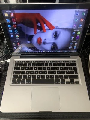 Apple MacBook Pro 13" Intel i5 2.40GHz,8GB, 500GB HDD, Catalina+Windows11-No9 - Image 1 of 4