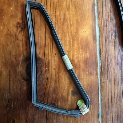 Genuine Porsche Vintage Gasket Triangle Disc 911 Targa 65-76 Right Window Foto 1 de 4