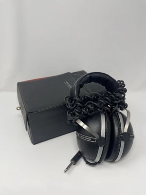 Auriculares sobre la oreja Pioneer SE-305 monitor de estudio negros sin probar con estuche Foto 1 de 4