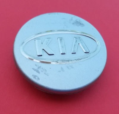 KIA SOUL SPECTRA SPORTAGE (1) TAPACUBOS DE LLANTA TAPA CENTRAL ENCHUFE USADO OEM C5 Foto 1 de 4