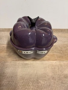 Le Creuset Bell Pepper Cocotte, Melanzana Viola, 2 quarti - Foto 1 di 10