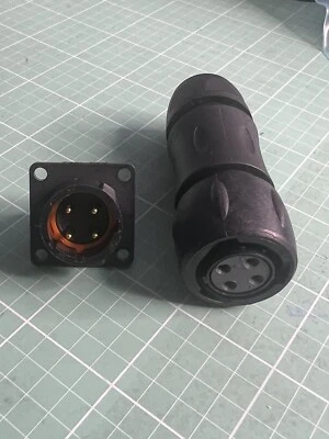 SOURIAU Panel Mount Connector UTS6JC12E4S - Image 1 of 4