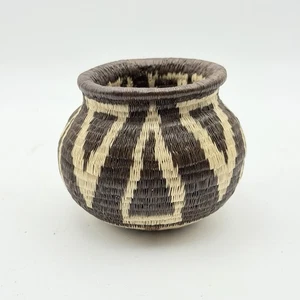 Wounaan Panama Vintage handgewebter indigener braun & creme Dreieckskorb - Bild 1 von 6