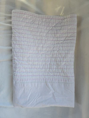 Edredón Pottery Barn para bebé niña. 36x50in.  Foto 1 de 4