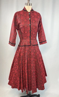 Vestido Vintage TALLA PEQUEÑA Rojo Negro Brocado PALMER MISS PEG Años 50 60 Falda Completa Foto 1 de 4