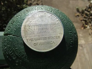 THOMAS JEFFERSON 1801 1X COIN- UNITED STATES PRES- COMMEMORATIVE MEDAL/COIN BIN! - Picture 1 of 3