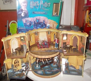 2 Harry Potter AOOTP Stacking Playsets Bundle/Common Room/Room of Requirements - Picture 1 of 8